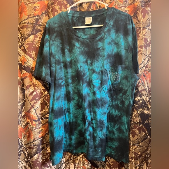 PINK Victoria's Secret Tops - VS PINK campus tee